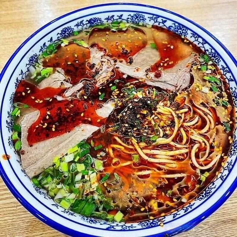 5分钟学会正宗兰州牛肉面！汤底秘诀大公开