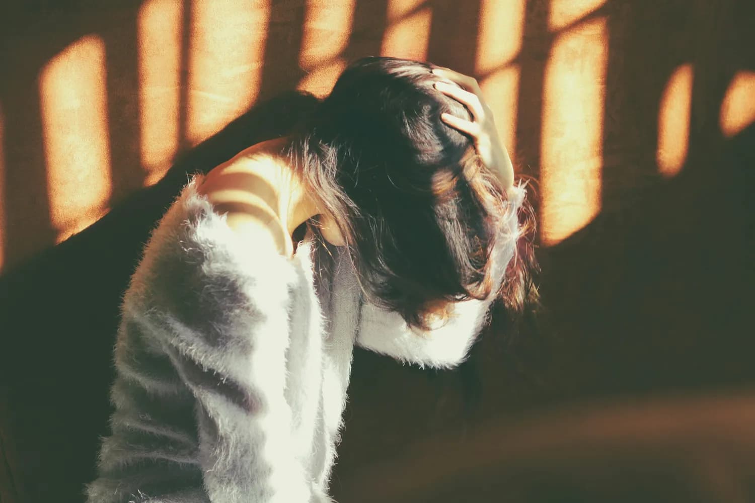 赵露思抑郁症背后的心理学解读：讨好型人格与康复之路