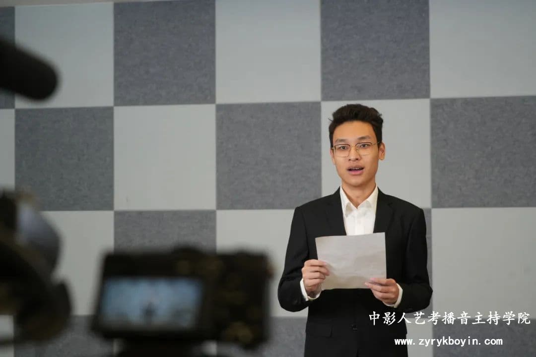 艺考中即兴评述的三个实战技巧