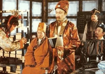 红楼梦中贾政是个什么样的人？为何说他假正经？