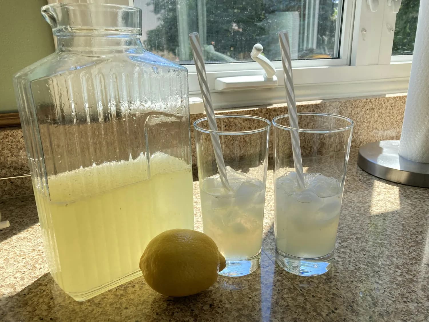 柠檬酸清洁水桶：安全环保去除污垢异味