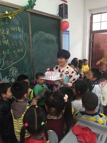 百位明星关注留守儿童帮扶贫困学生彩泓音乐计划