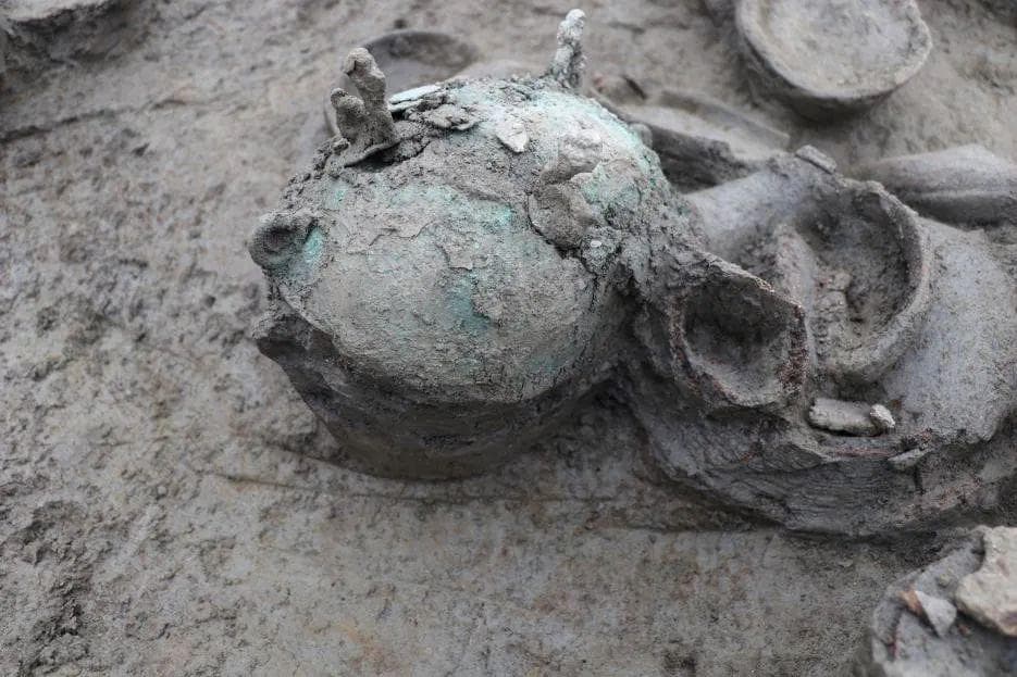 成都发现先秦聚落遗址，新出土青铜器、柳叶形剑等