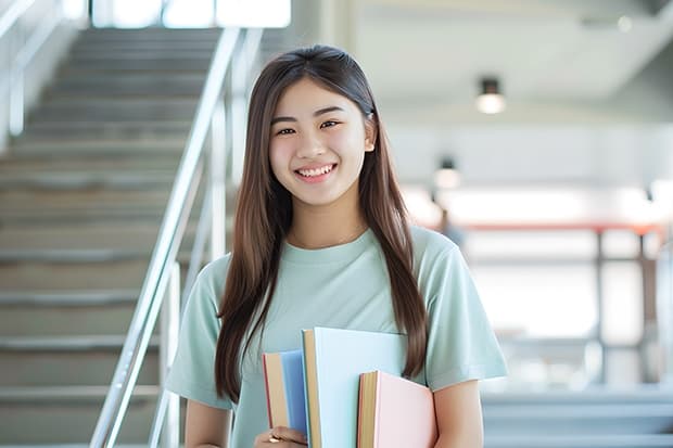 上海中医药大学各专业历年在山西招生人数及学费