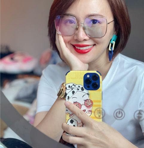 女演员生两娃后，拍短视频爆火，成为千万粉丝博主年入500万元