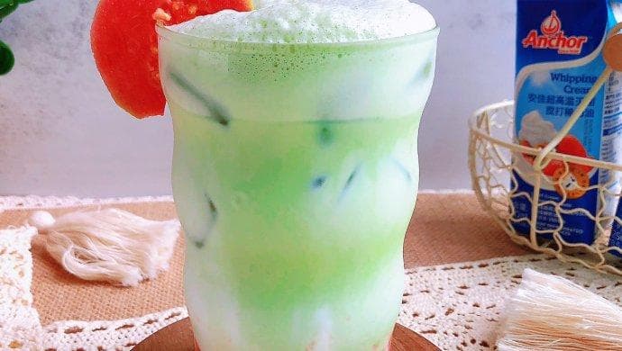 芭乐抹茶拿铁：网红饮品的简易制作方法