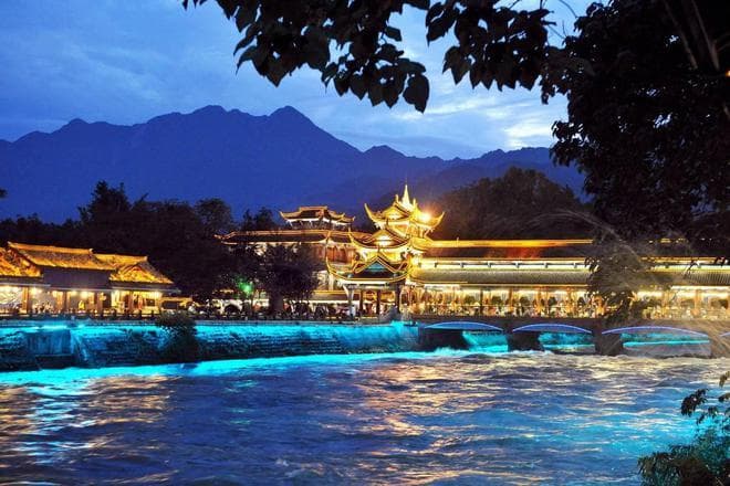 探秘天府之国：四川最全旅游景点攻略与避坑指南