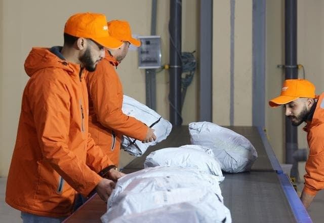 个人物品如衣服鞋子包之类，如何邮寄到奥地利