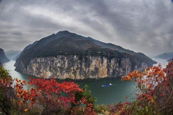 《长江三峡历史地图集》：一部跨越千年的时空画卷
