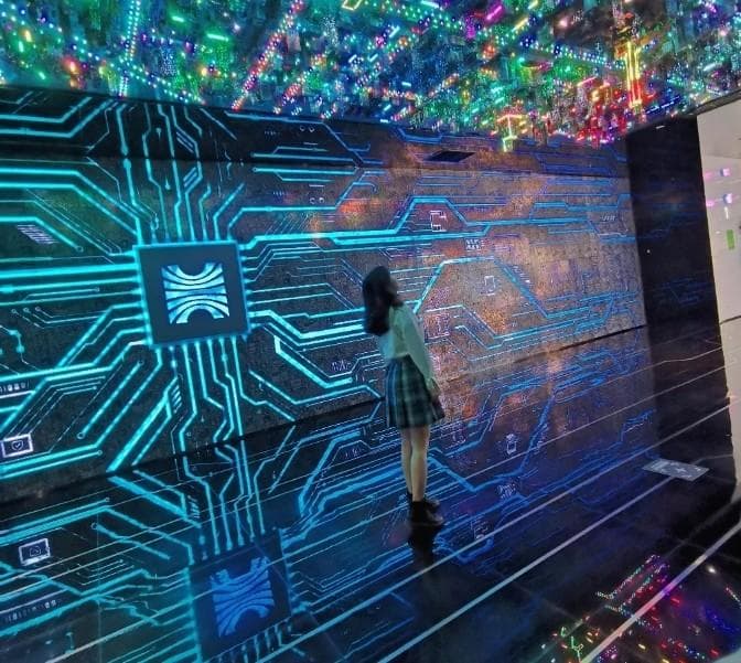 梦幻般的展厅，赛博朋克风格元宇宙展厅设计方案