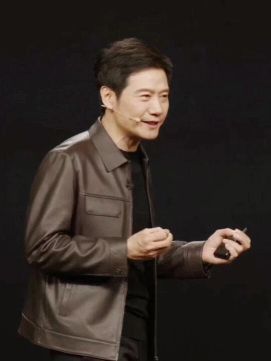 雷军的皮衣营销学：一件衣服如何重构科技品牌高端化叙事