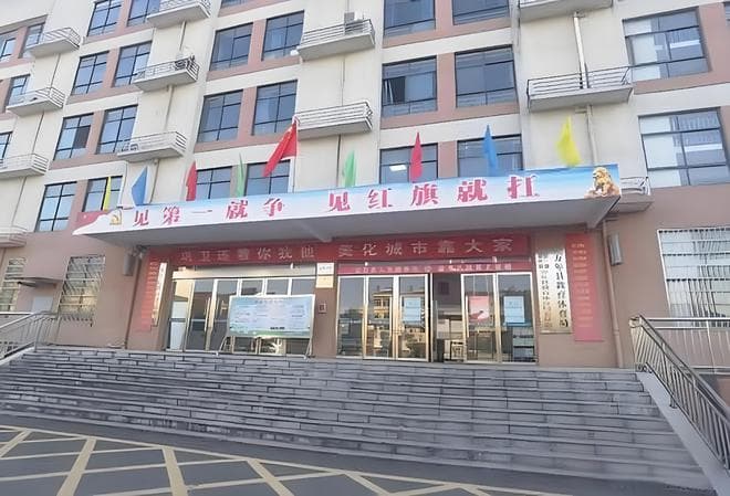 教师缩编VS公务员扩招？某县剩余教师分流想法，引发公平性质疑