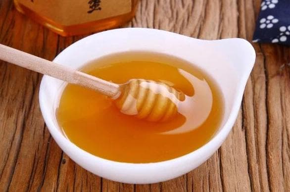 冬季嘴唇干裂怎么办？科学护理和修复指南