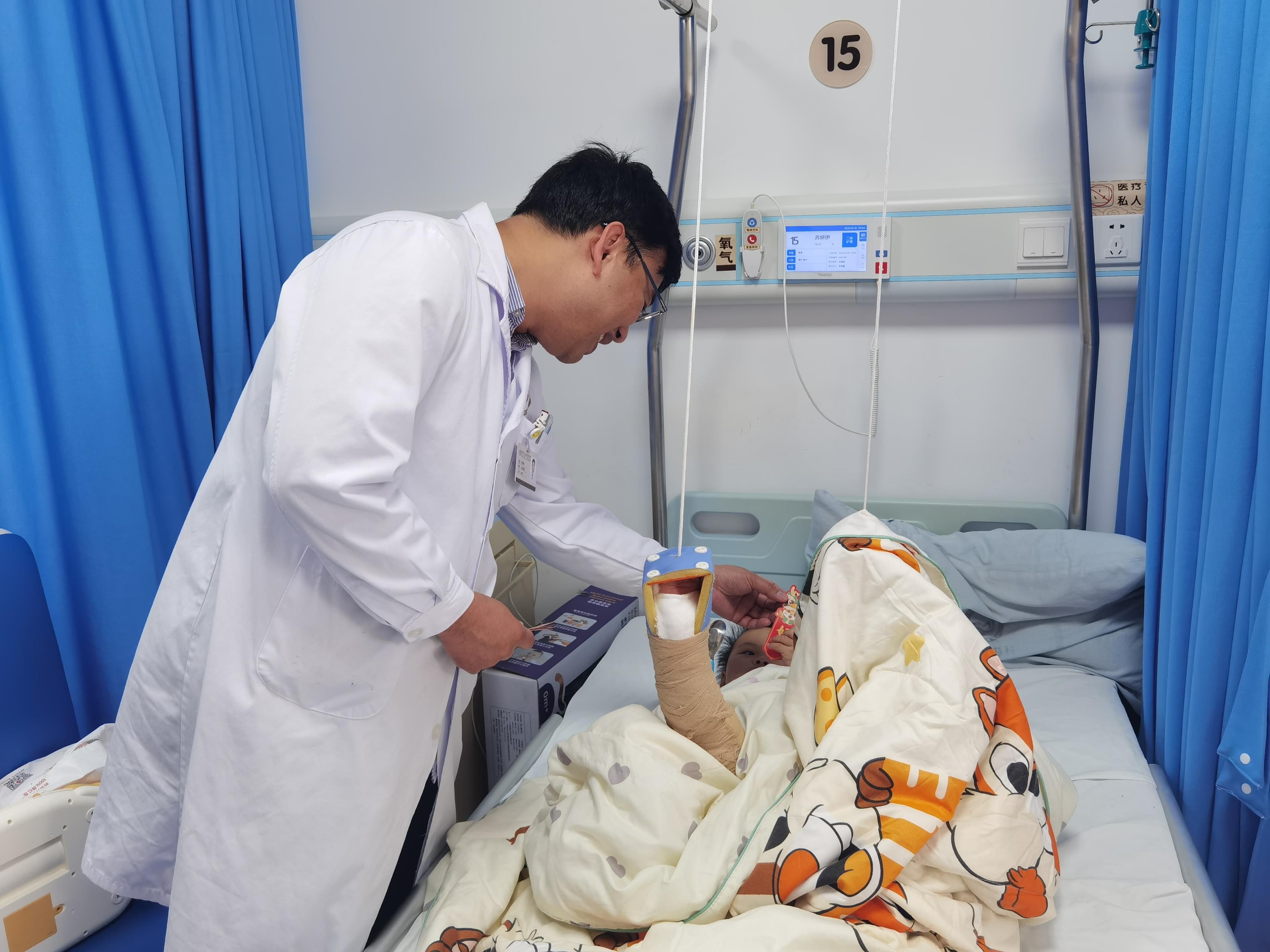 博罗医生”亲友献血团“30人接力救患者