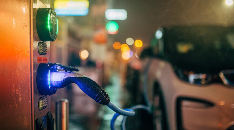 新型含氧氟化物电解质突破：实现安全高性能固态电池