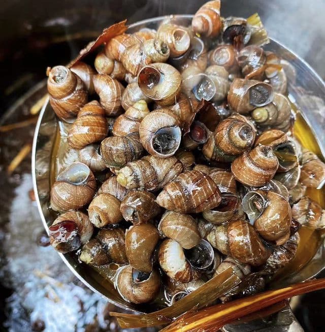 一碗正宗螺蛳粉：从食材到工艺的匠心传承