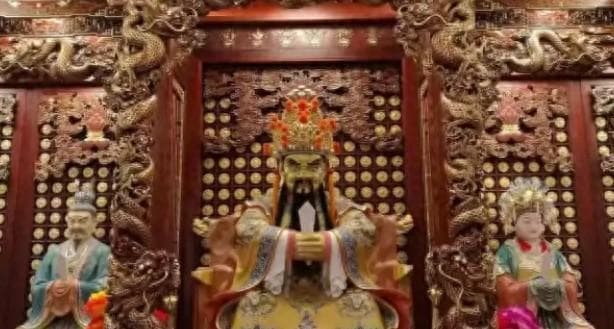 每年的农历五月十三，是传说中的财神“龙五爷”的生日，有啥习俗