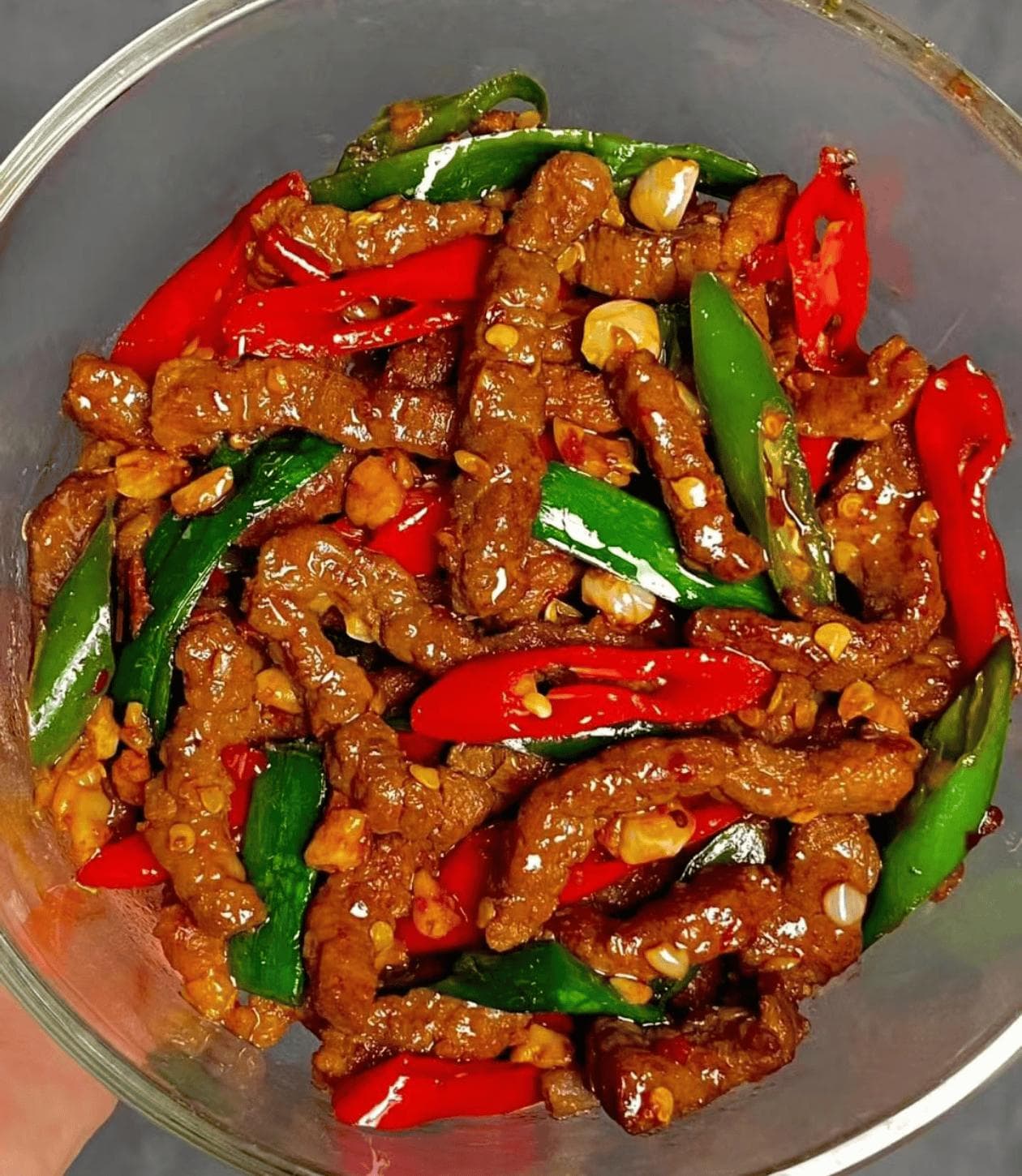 鲜椒炒牛肉：一道色香味俱佳的佳肴