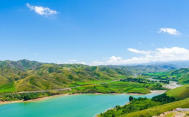 江布拉克景区：新疆的“圣水之源”