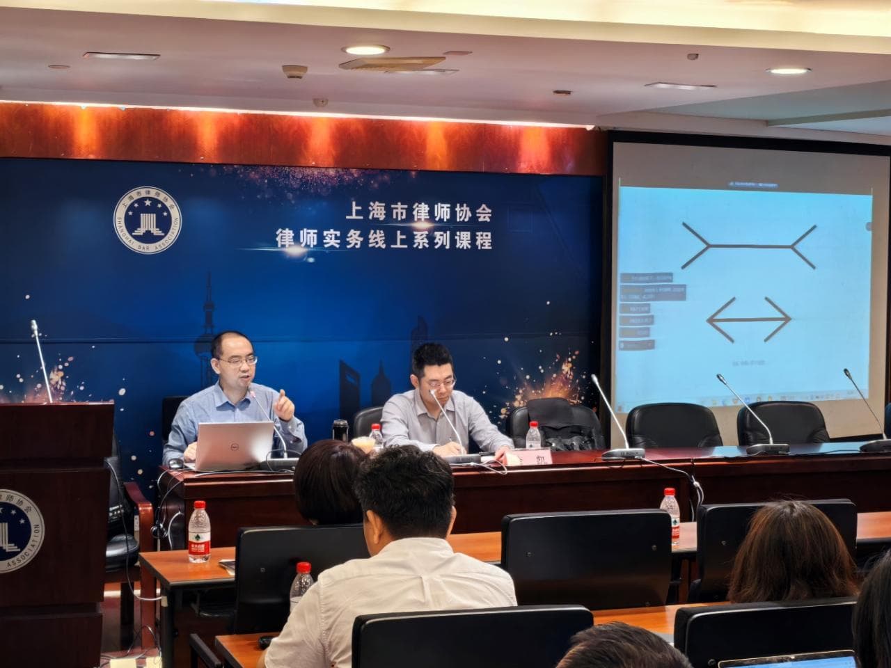 “数智未来，护航AI”——数字科技与人工智能专题系列讲座圆满举办八期