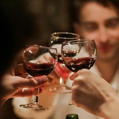 怎么知道白酒是不是勾兑的，如何分辨纯正白酒和勾兑酒？