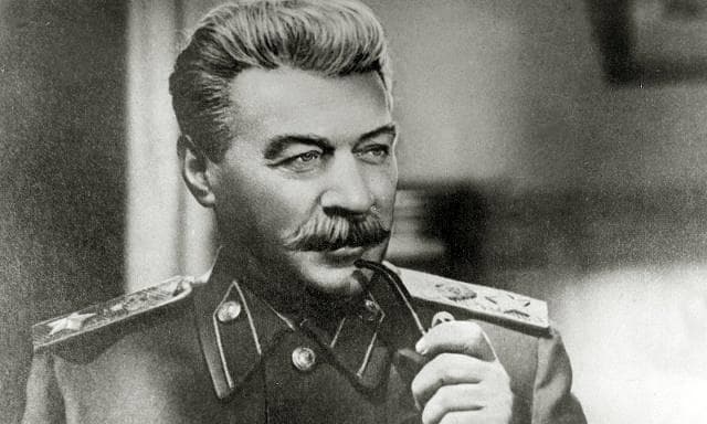 1945年，苏军不惜高昂代价攻入中国东北，为何第二年便撤回苏联？