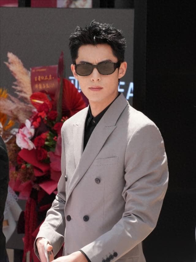 王鹤棣的成名史：从篮球少年到实力派演员的蜕变之路