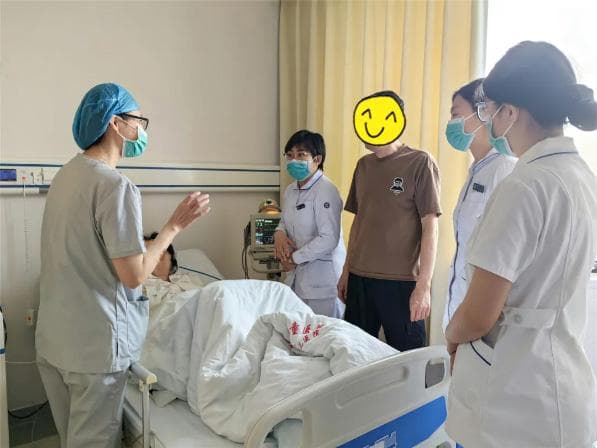 一孕妇突发子痫命悬一线，医生紧急抢救母子平安