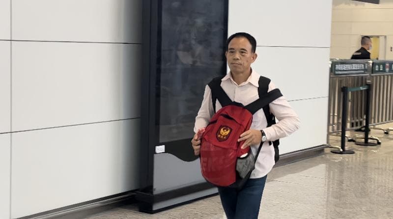 落叶归根：台湾“灵魂摆渡人”护送粤湘老兵骨灰抵达广州前后