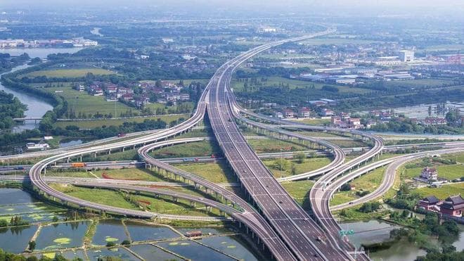 中国公路75年：从8万到543万公里