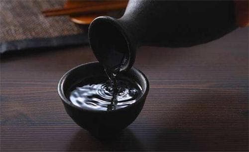 一杯白酒相当于几瓶啤酒？怎么比才算公平