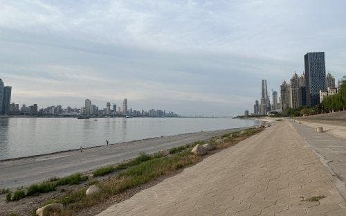 武汉汉口江滩：两江四堤八林带，火树银花不夜天