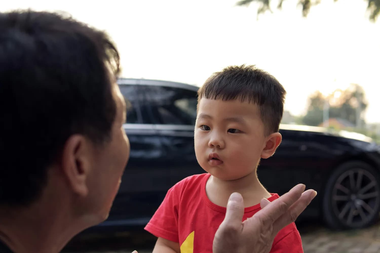 中秋节：失散22年聋哑少年重聚家人的感人瞬间