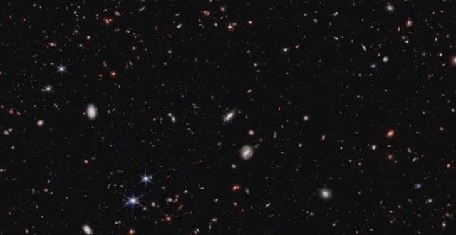 科学家：韦伯望远镜可能发现了暗物质不存在的证据