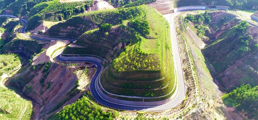 黄河岸边的金色画卷：吕梁段旅游公路串起人文与自然之美