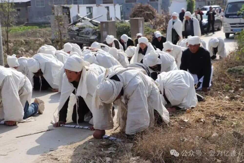 农村葬礼的“8大规矩”，年轻人不懂，6070后门清，你了解吗？