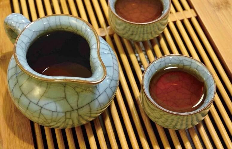 普洱茶的功效与饮用指南：减肥效果、饮用注意事项及禁忌人群