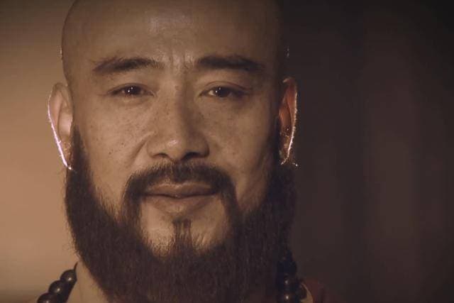 空见的武功，在3人之下，与2人持平，在《倚天屠龙记》中并列第4名