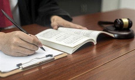 法律翻译：精准守护法律公正的语言壁垒
