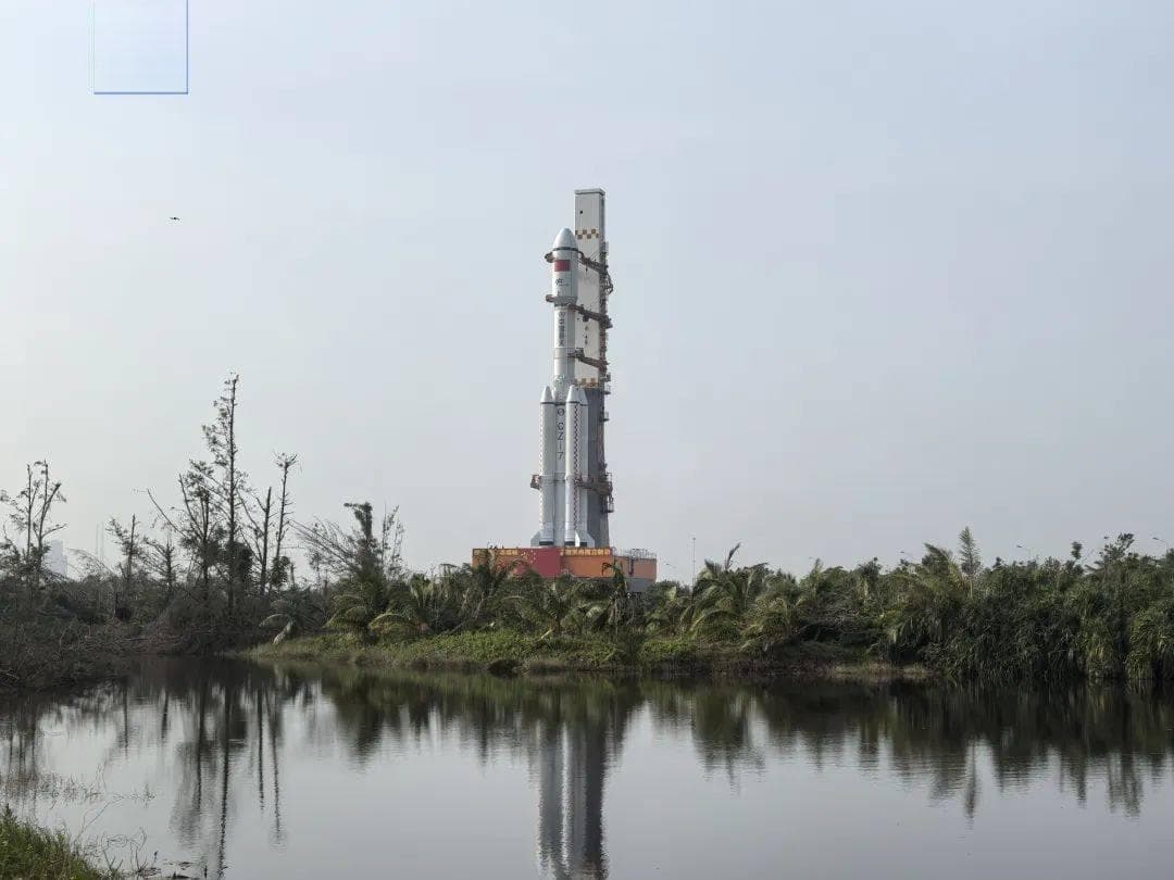 天舟八号携"月壤砖"赴太空，将为两批航天员送补给