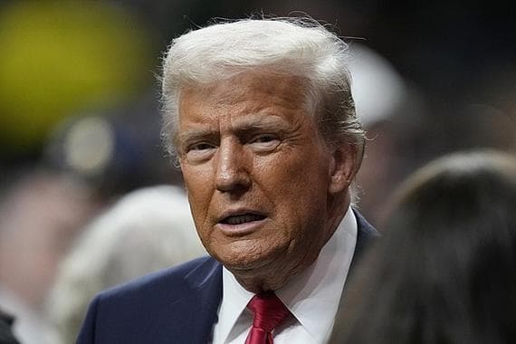 特朗普关税大棒下，四大关键产业为何逃过一劫？美国还有底牌？