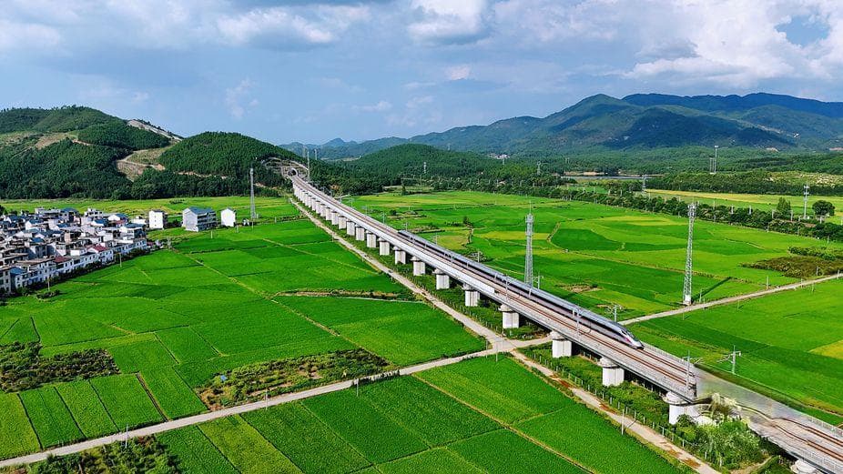 铁路，见证着时代变迁，书写着发展的传奇