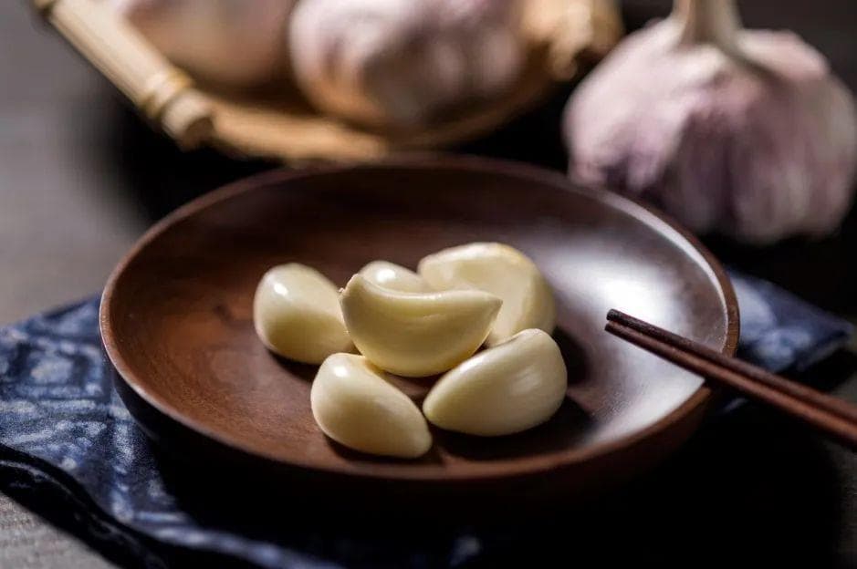 东南大学研究：大蒜补充剂改善血糖血脂，日常食用作用有限