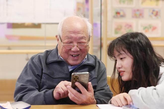 银发族游戏成瘾调查：25%老年人自认过度投入，60%有充值行为