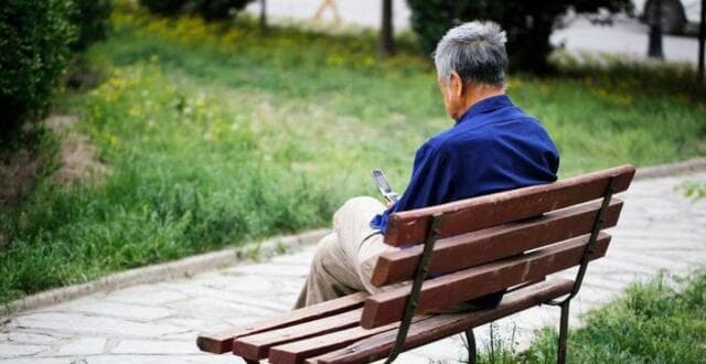 追求爱情or享受孤独？老人面对“黄昏恋”的决与择