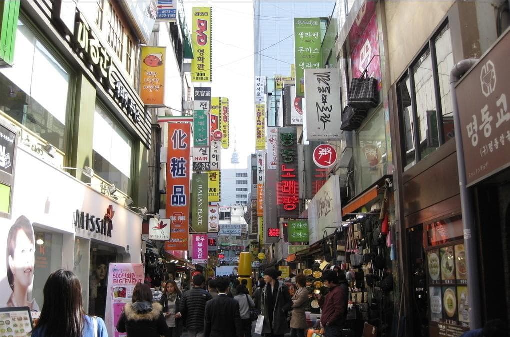 韩国东大门市场：24小时营业的购物天堂