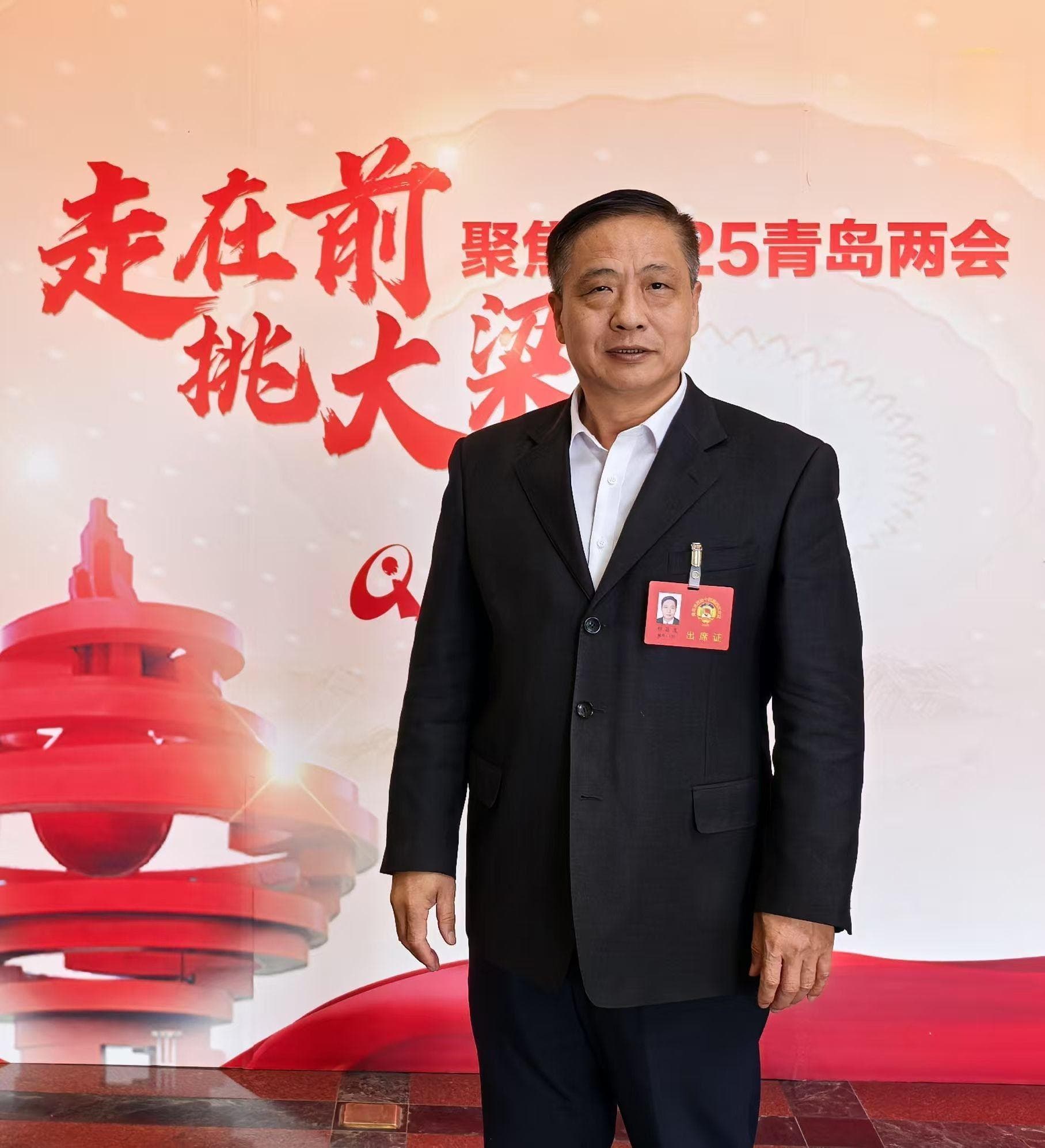 青岛“公交+地铁”连线成网 让市民换乘“零距离”