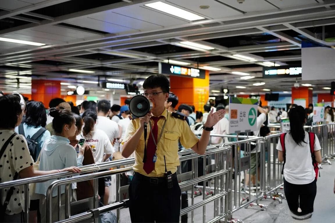 广州地铁与广东城际铁路国庆前一天均迎来超大客流