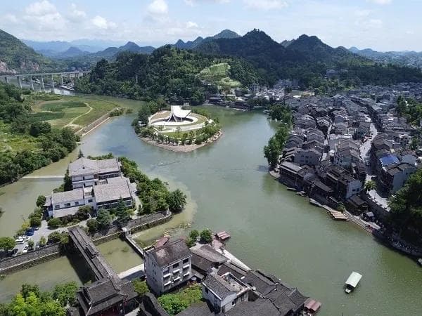 秀山推动边界治理 古韵“边城”引客来