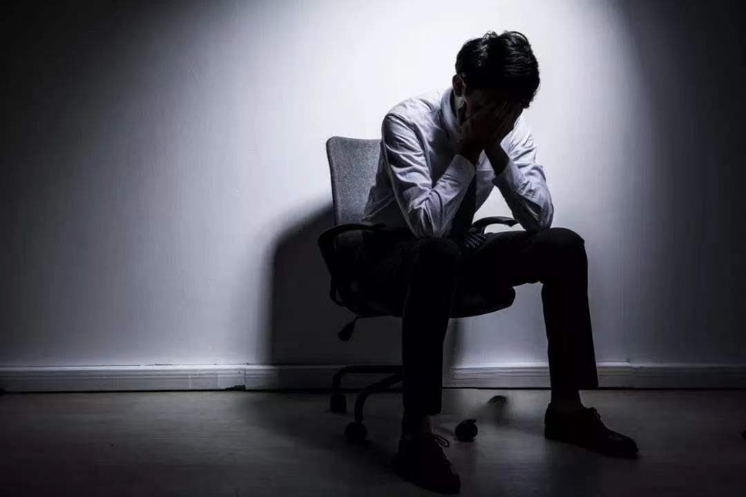 如何克服自我否定情绪？
